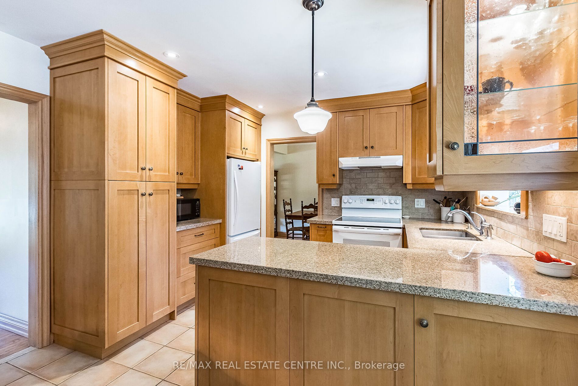 118 Ontario St Property Photo 10