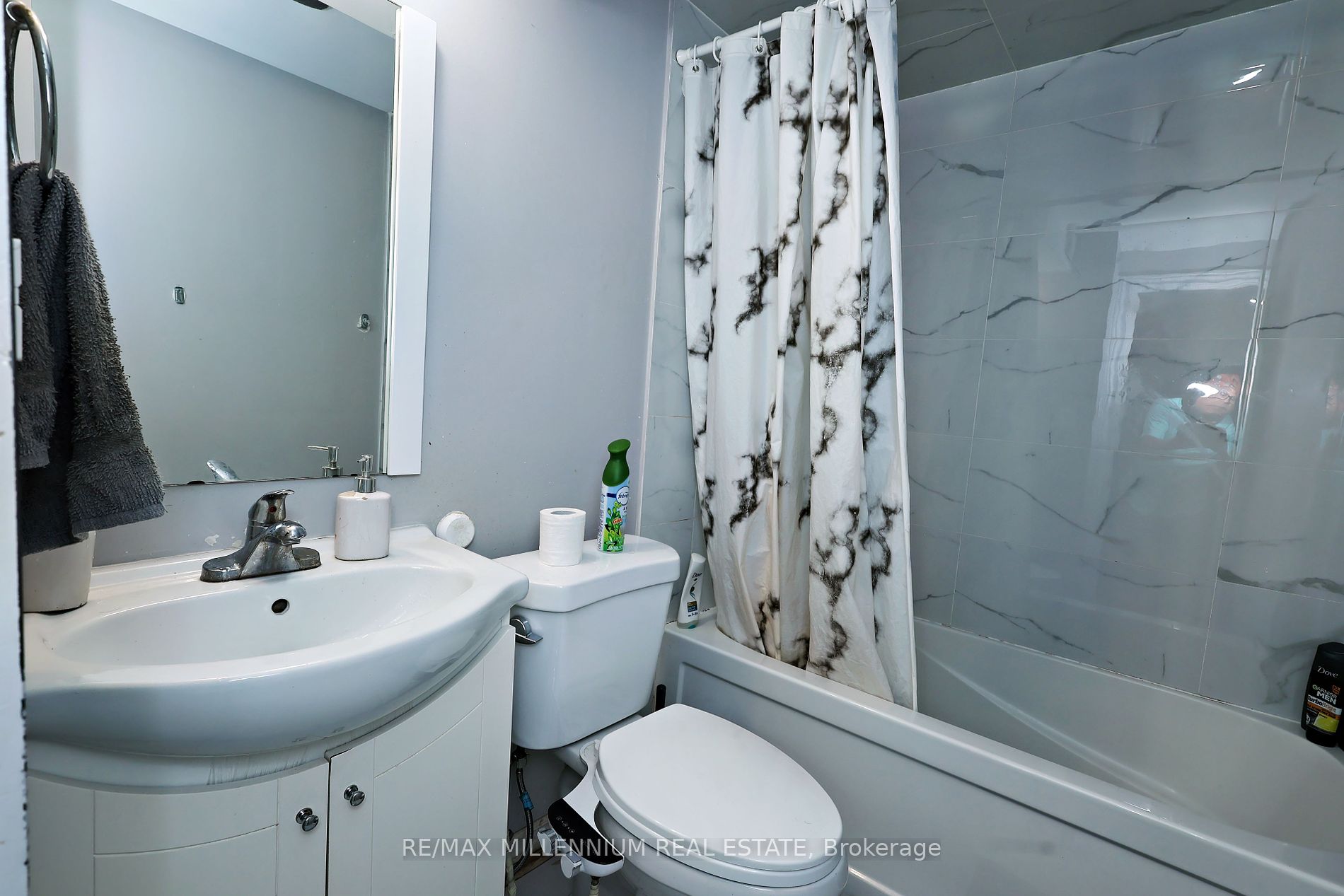 64 Lanark Circ Property Photo 22