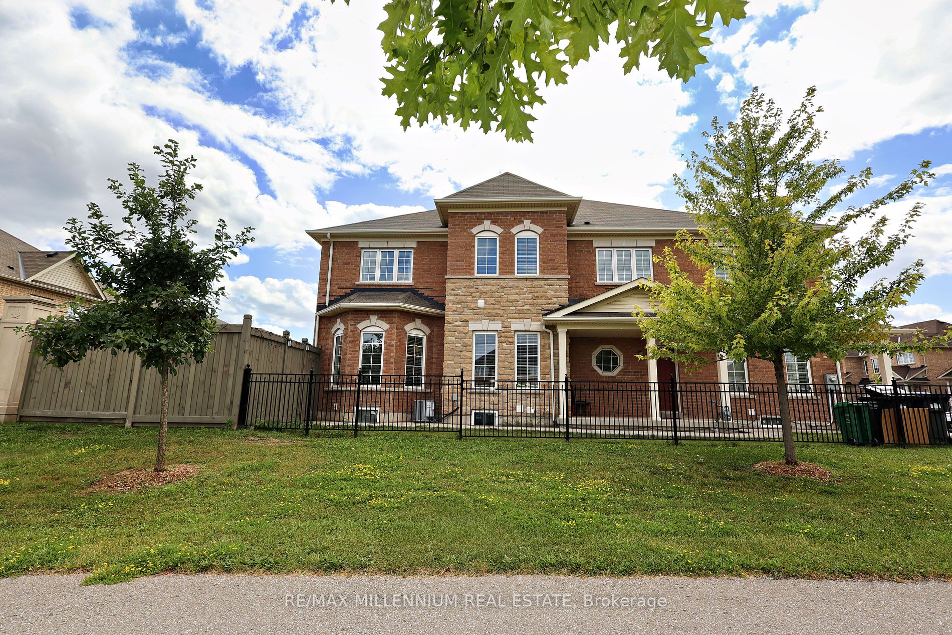 64 Lanark Circ Property Photo 26