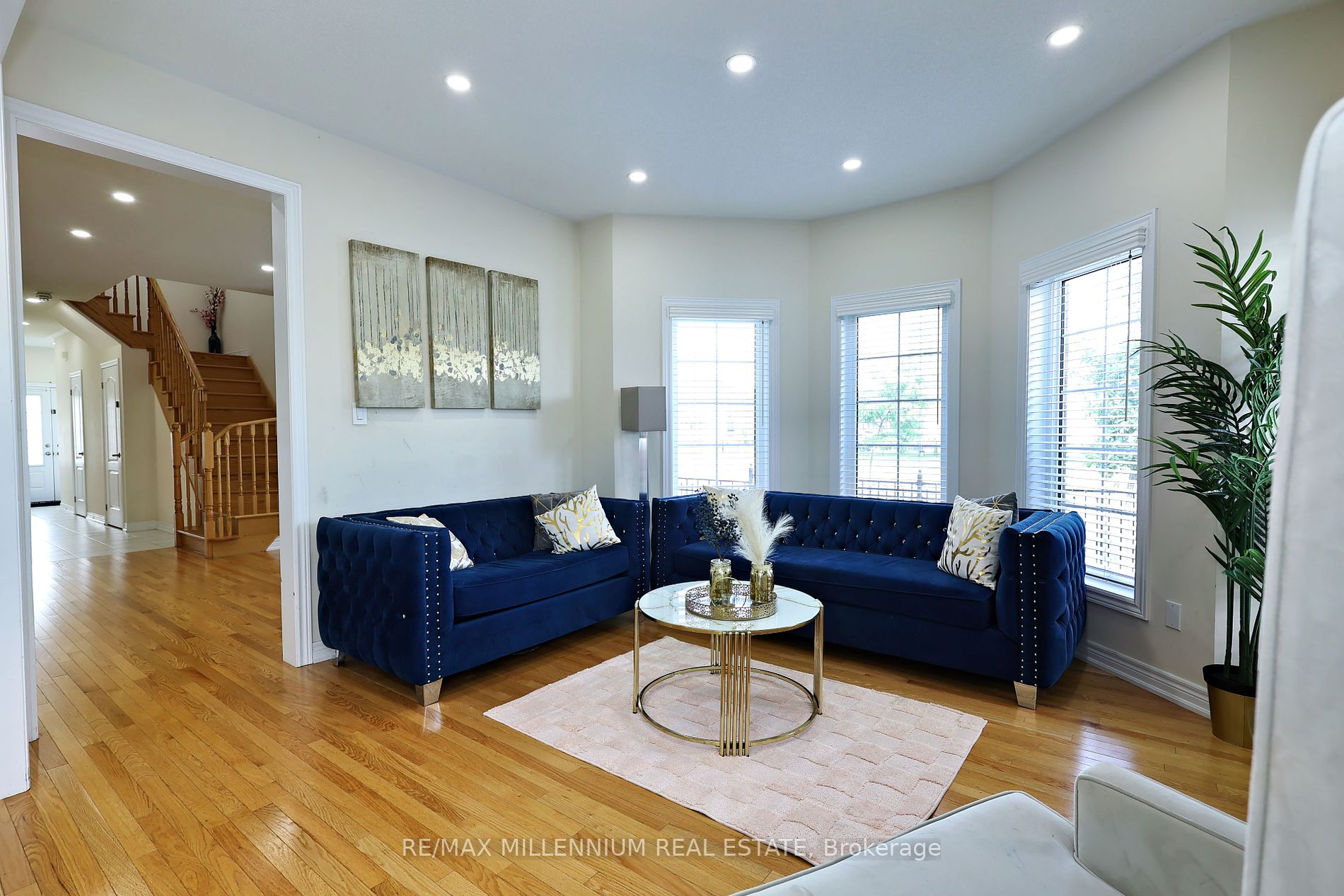 64 Lanark Circ Property Photo 29