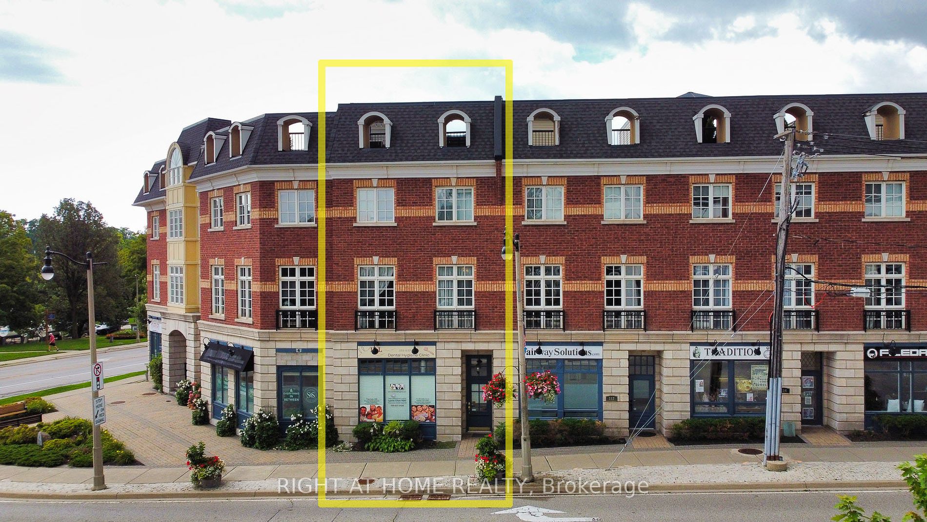 120 Bronte Rd Property Photo 1