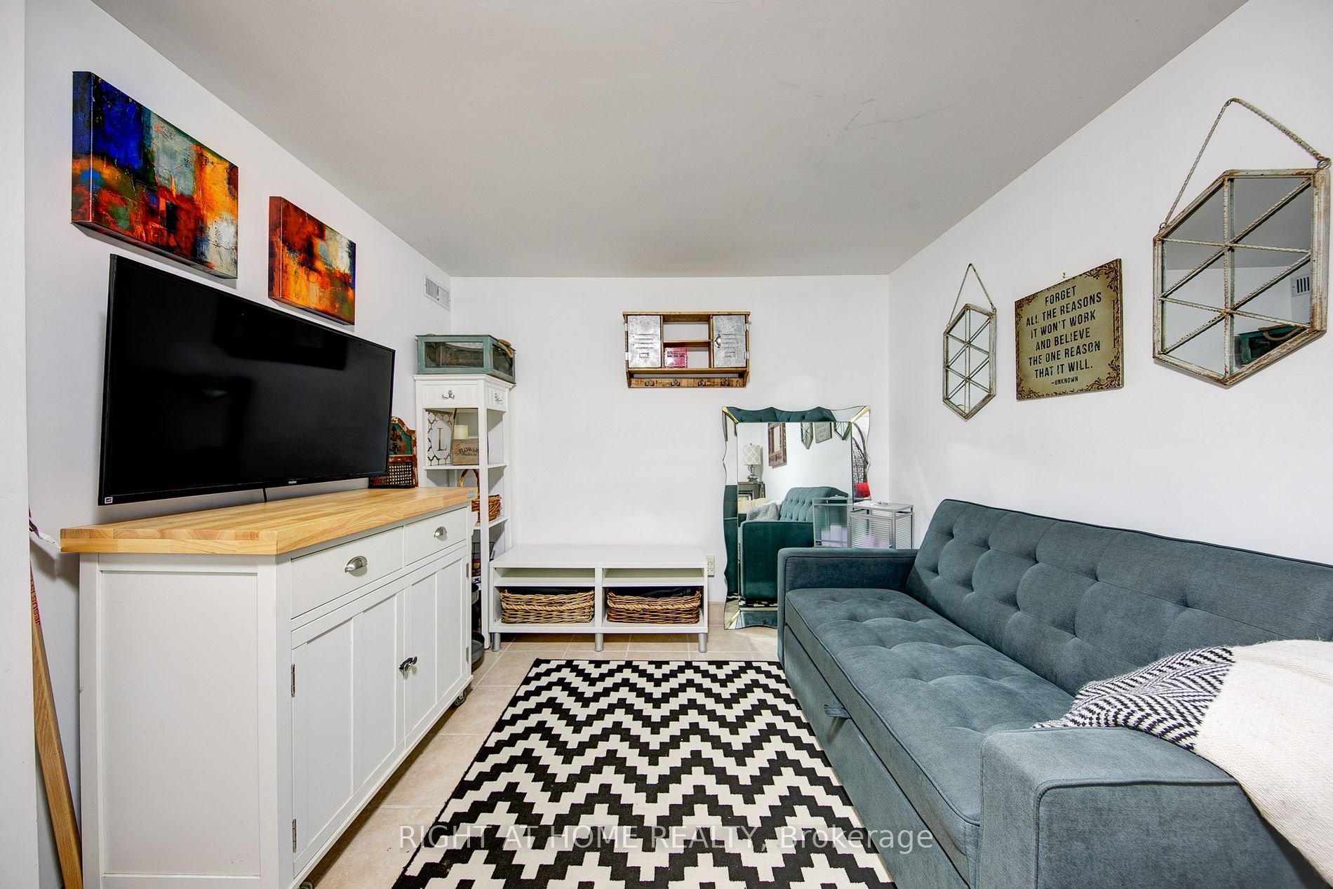 120 Bronte Rd Property Photo 3