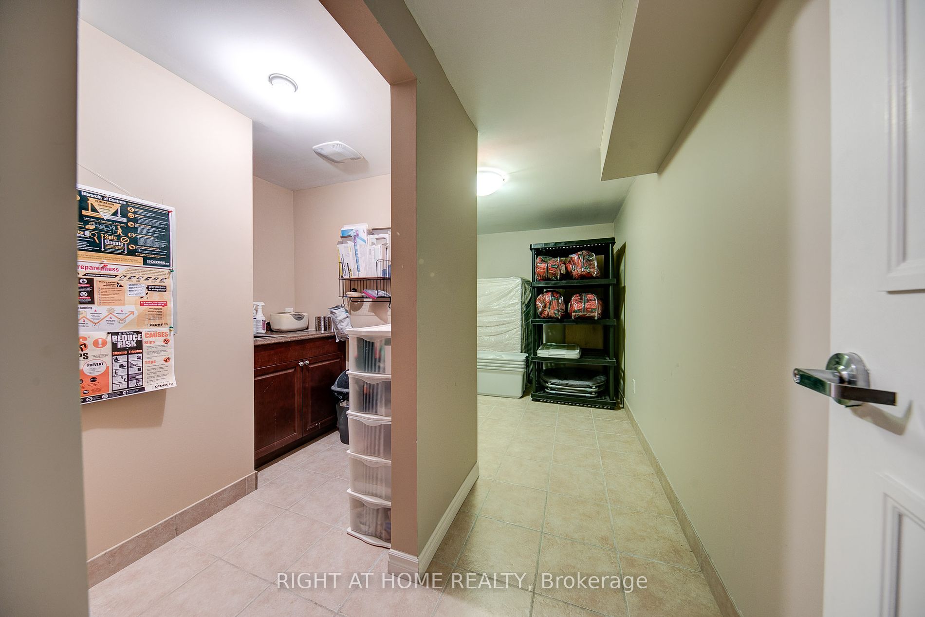 120 Bronte Rd Property Photo 4