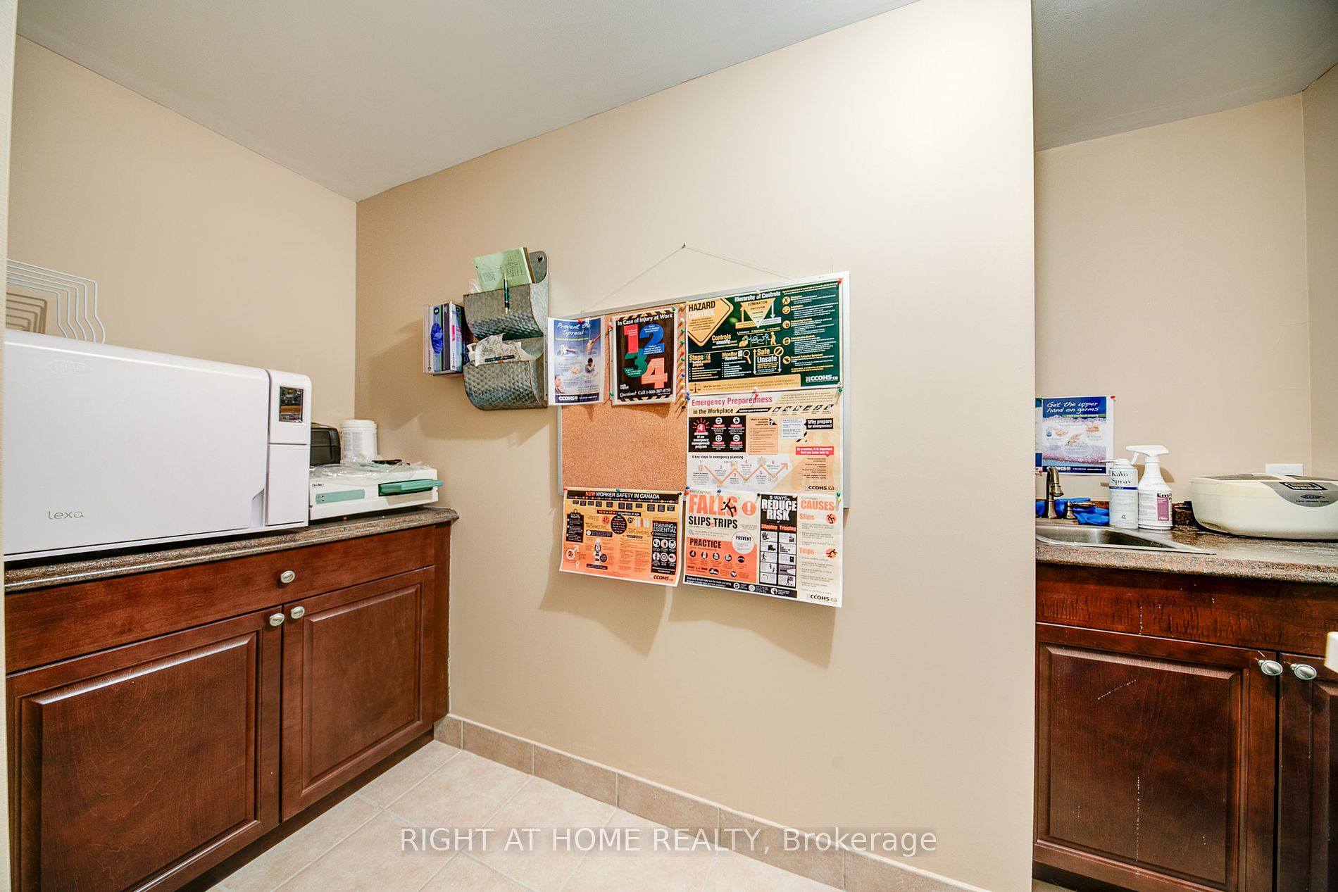 120 Bronte Rd Property Photo 5