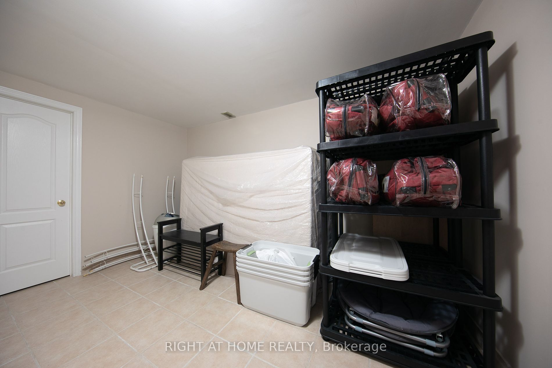 120 Bronte Rd Property Photo 6