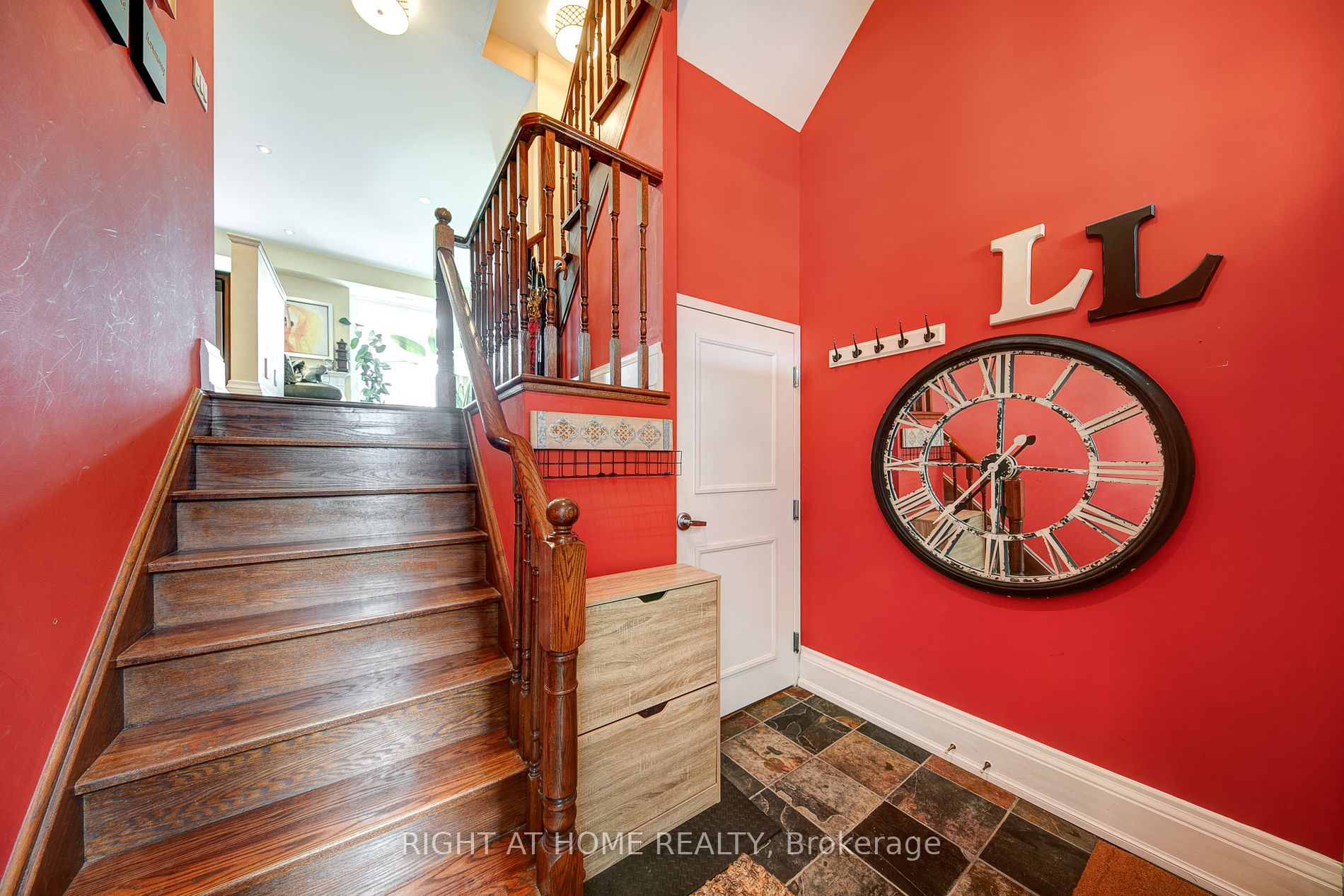 120 Bronte Rd Property Photo 8