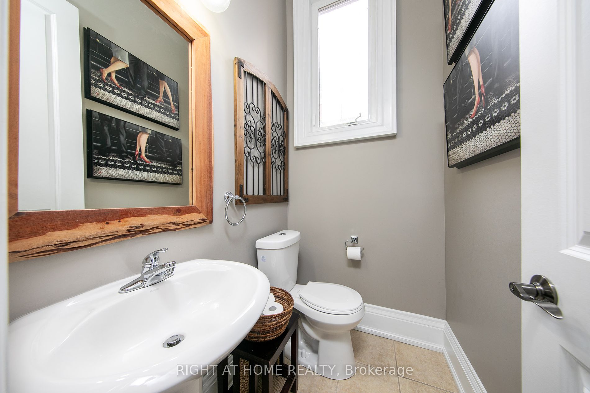 120 Bronte Rd Property Photo 9
