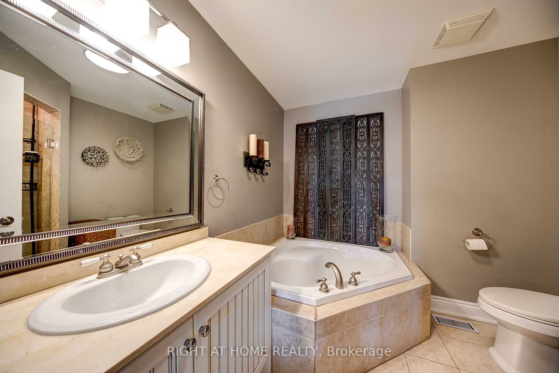 120 Bronte Rd Property Photo 20