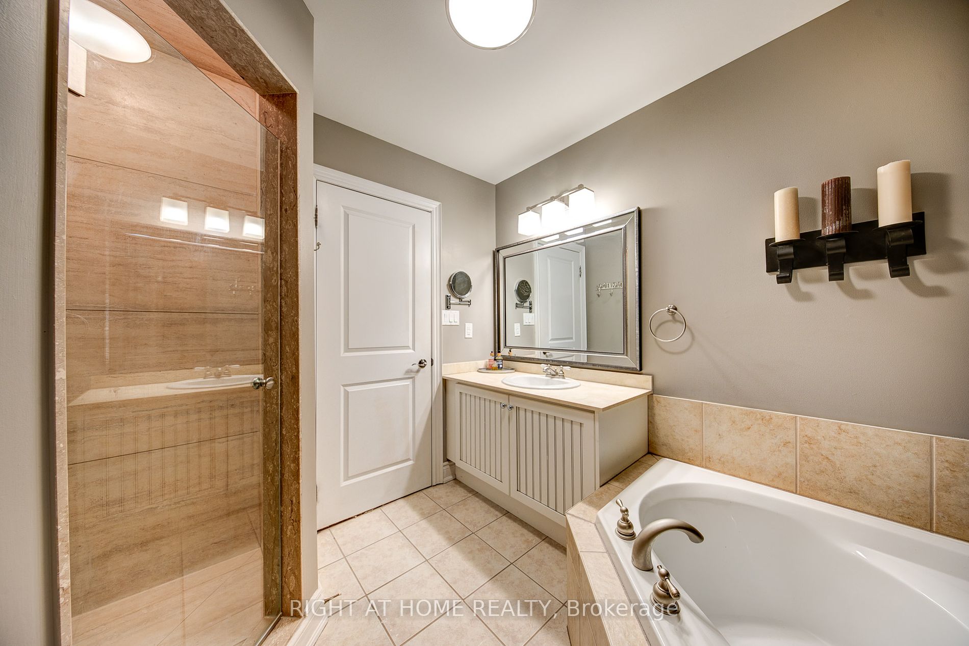 120 Bronte Rd Property Photo 21