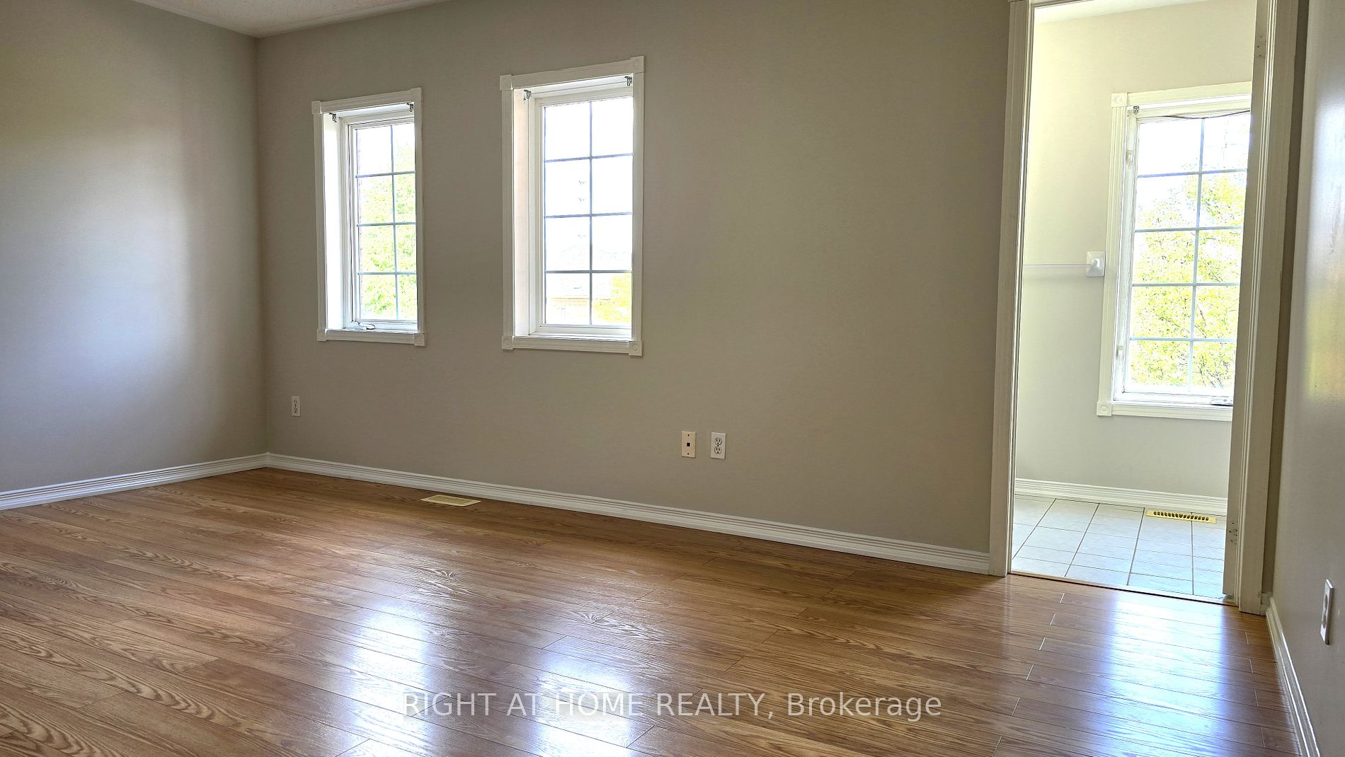 65 Monaco Crt Property Photo 5