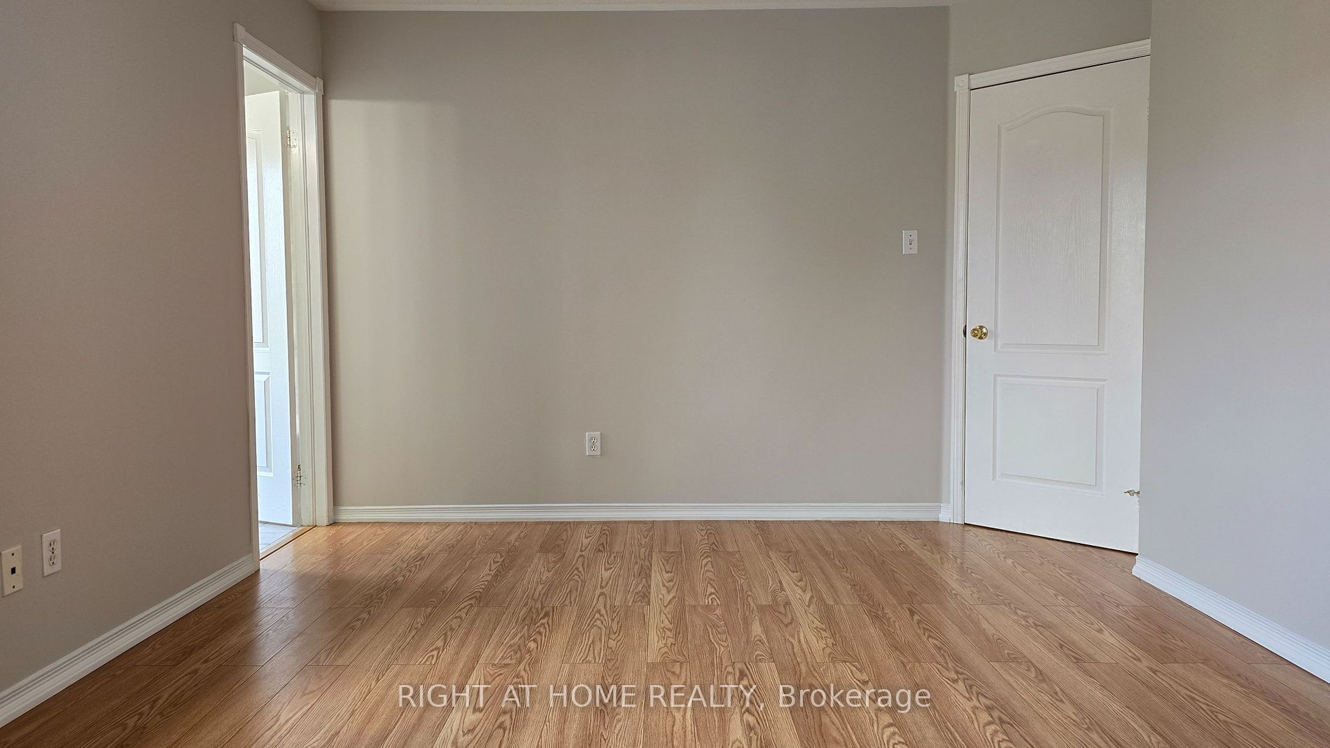 65 Monaco Crt Property Photo 7