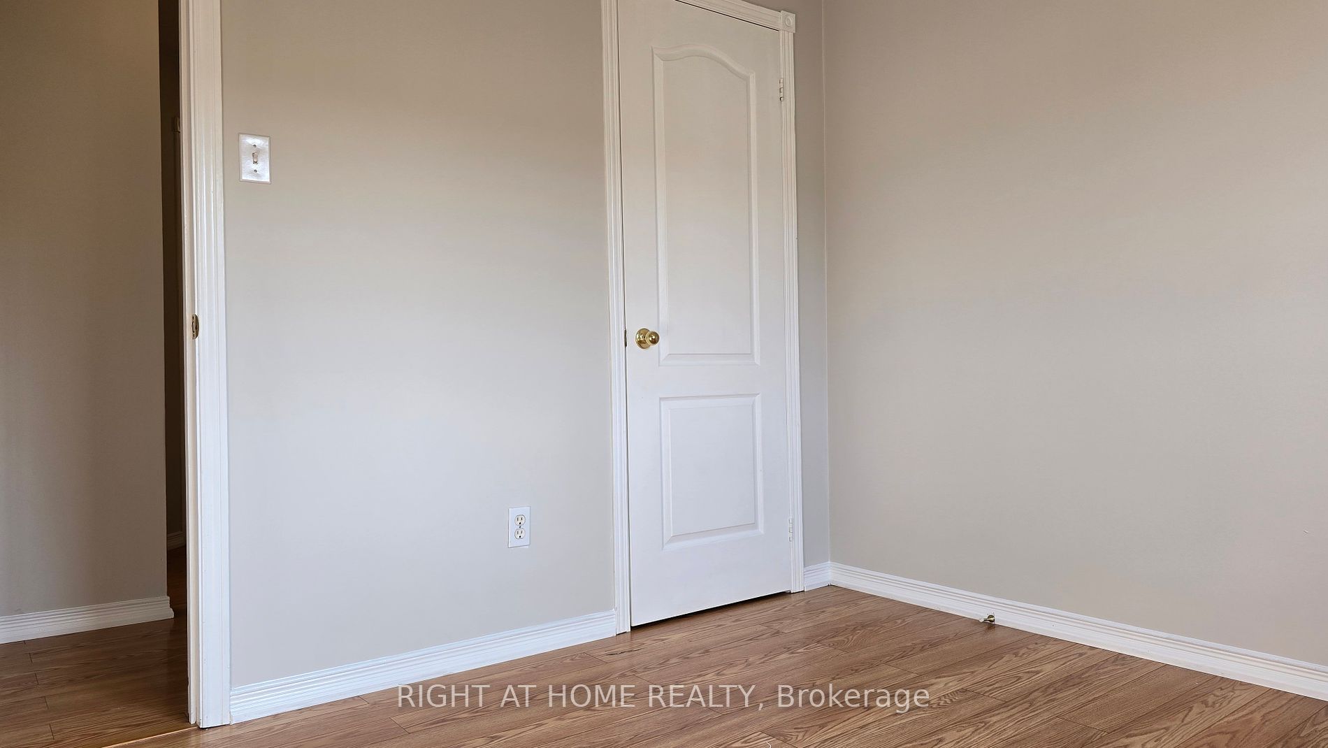 65 Monaco Crt Property Photo 11