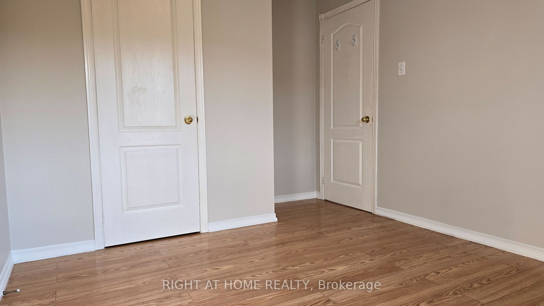 65 Monaco Crt Property Photo 14