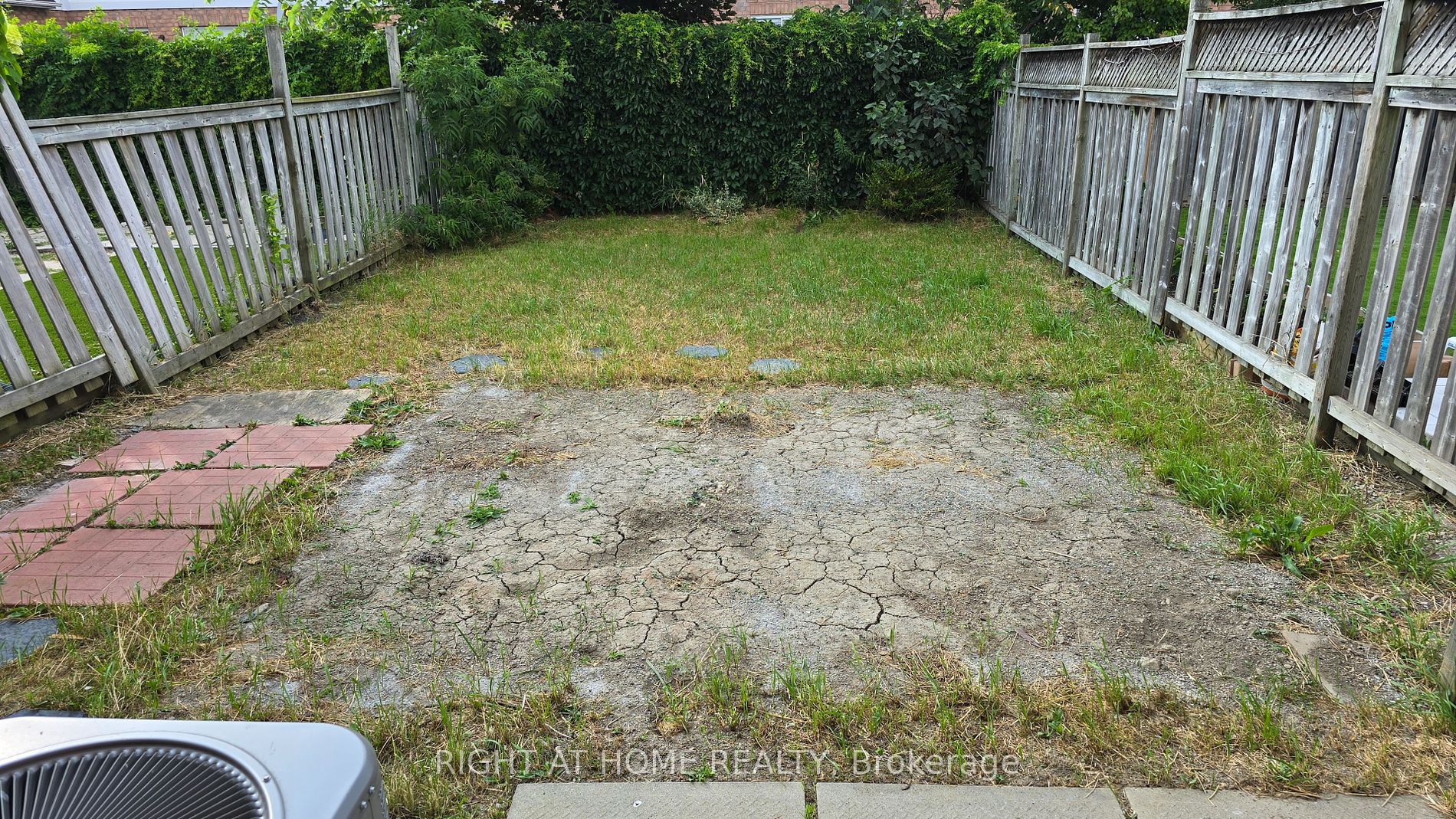 65 Monaco Crt Property Photo 17