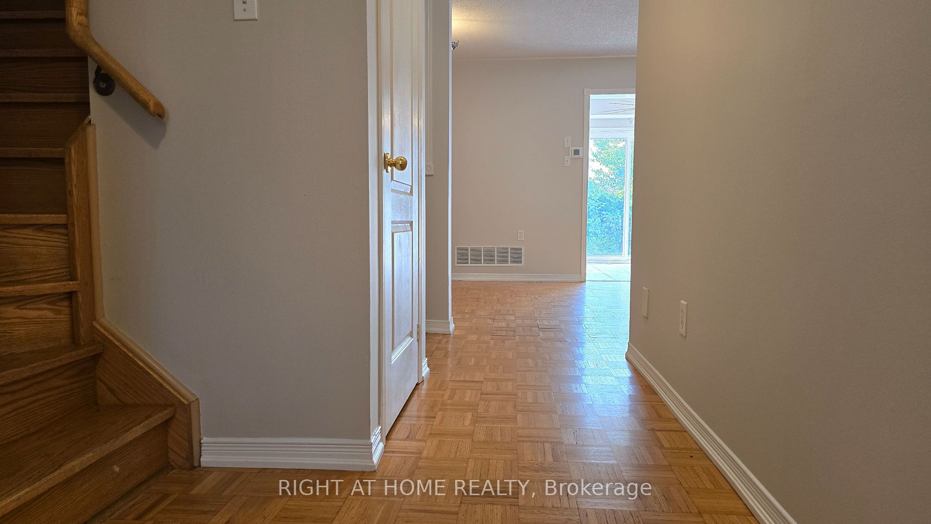 65 Monaco Crt Property Photo 19