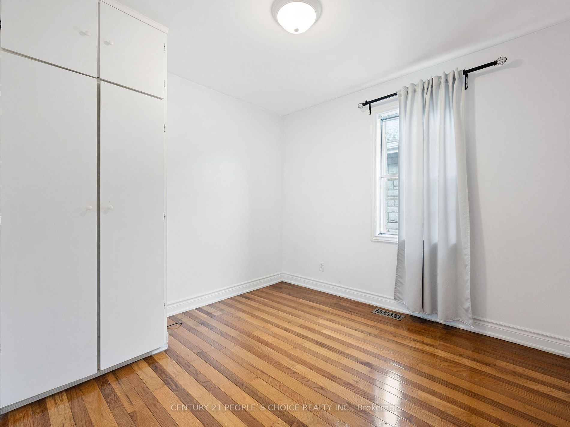 92 Foxwell St Property Photo 6
