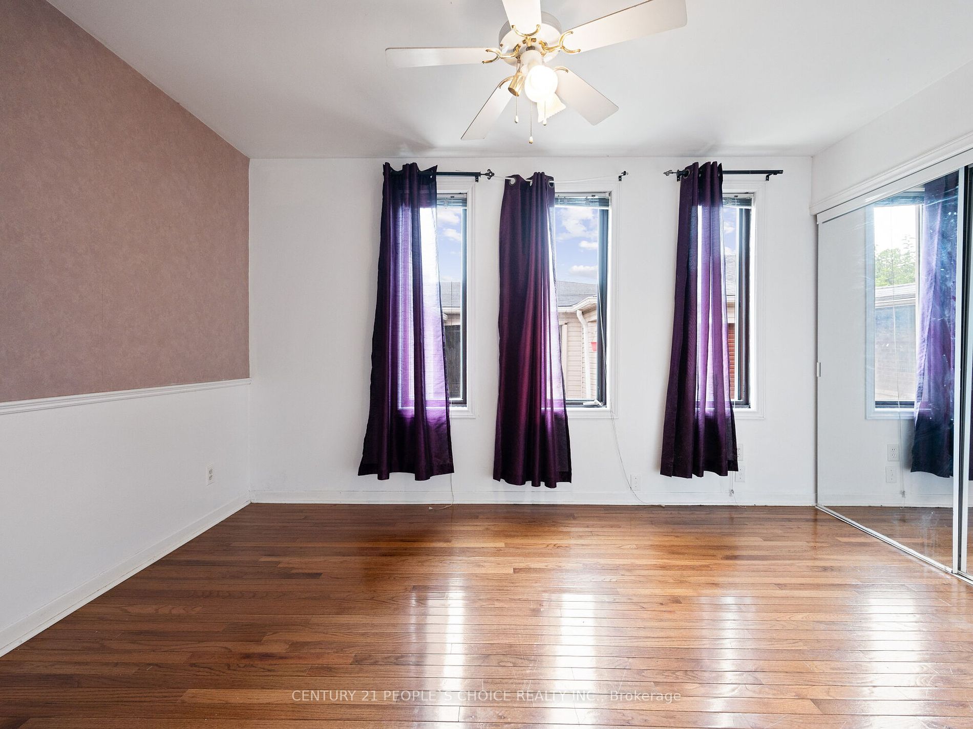 92 Foxwell St Property Photo 8