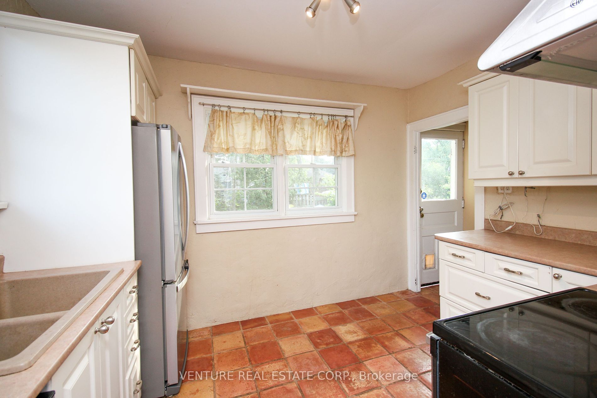 956 Bonnieview Ave Property Photo 7