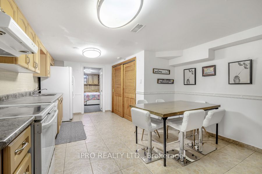 22 Holmesdale Crescent Property Photo 13