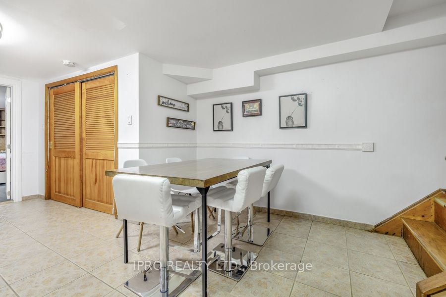 22 Holmesdale Crescent Property Photo 15