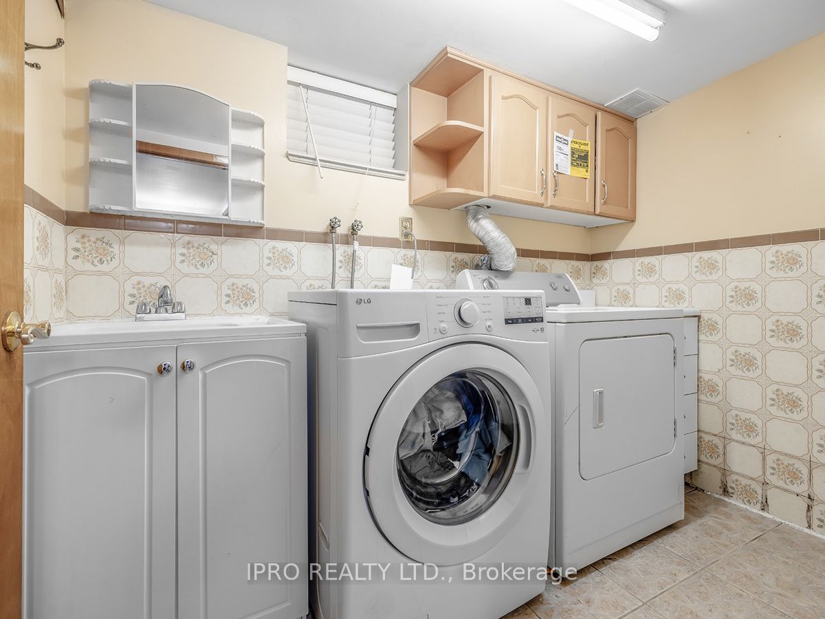22 Holmesdale Crescent Property Photo 41
