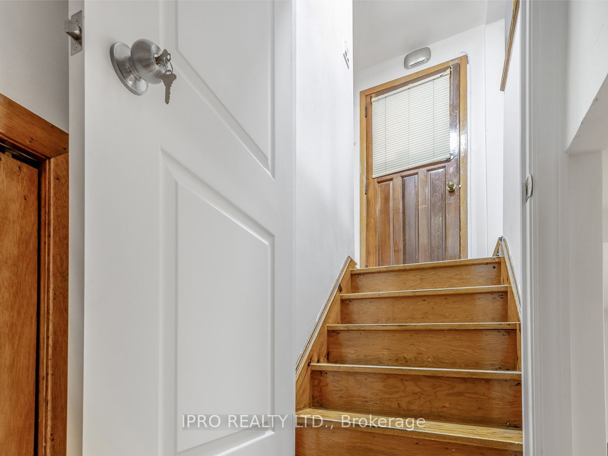 22 Holmesdale Crescent Property Photo 44