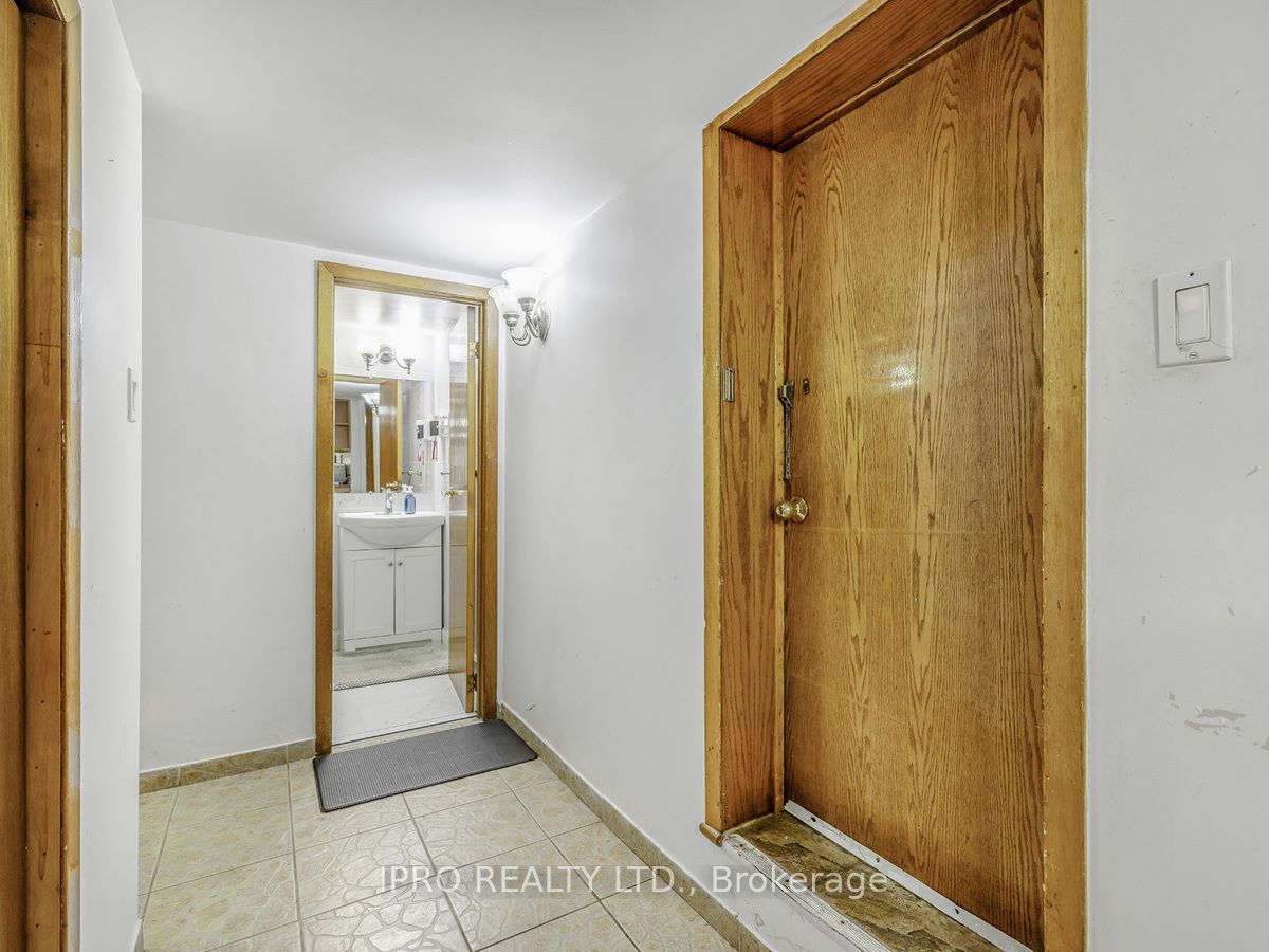22 Holmesdale Crescent Property Photo 45