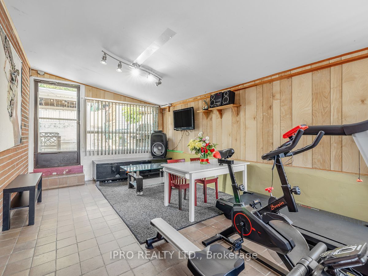 22 Holmesdale Crescent Property Photo 47
