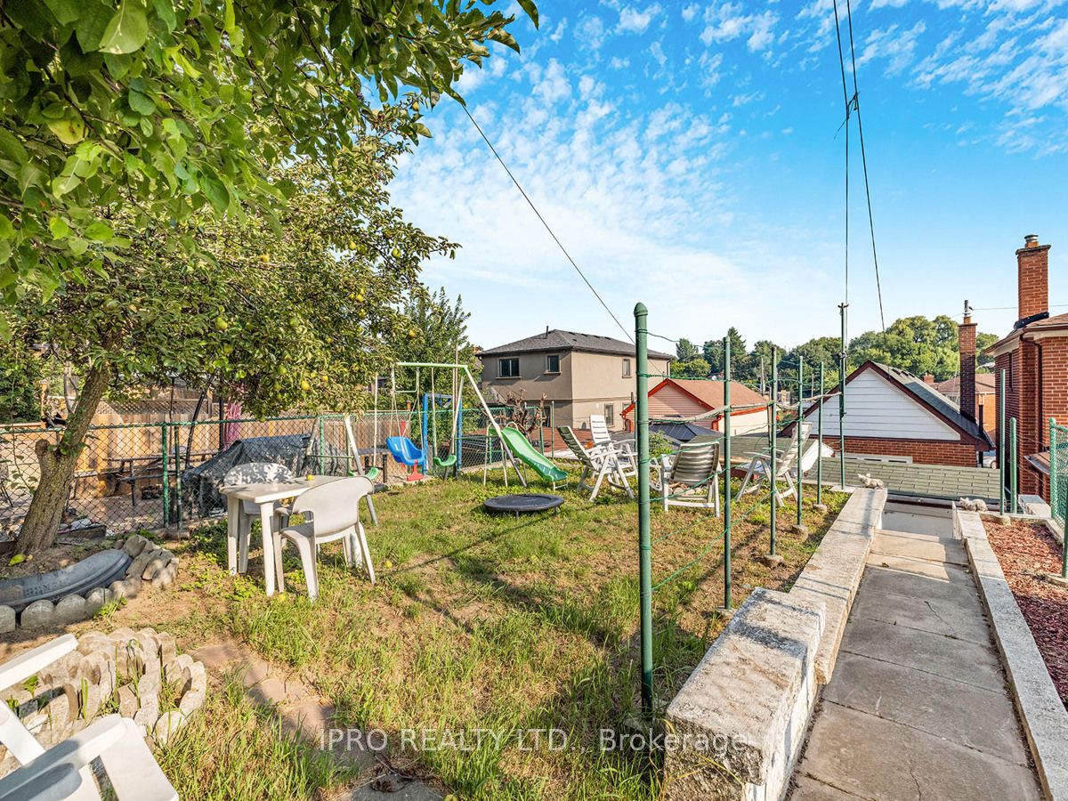 22 Holmesdale Crescent Property Photo 51