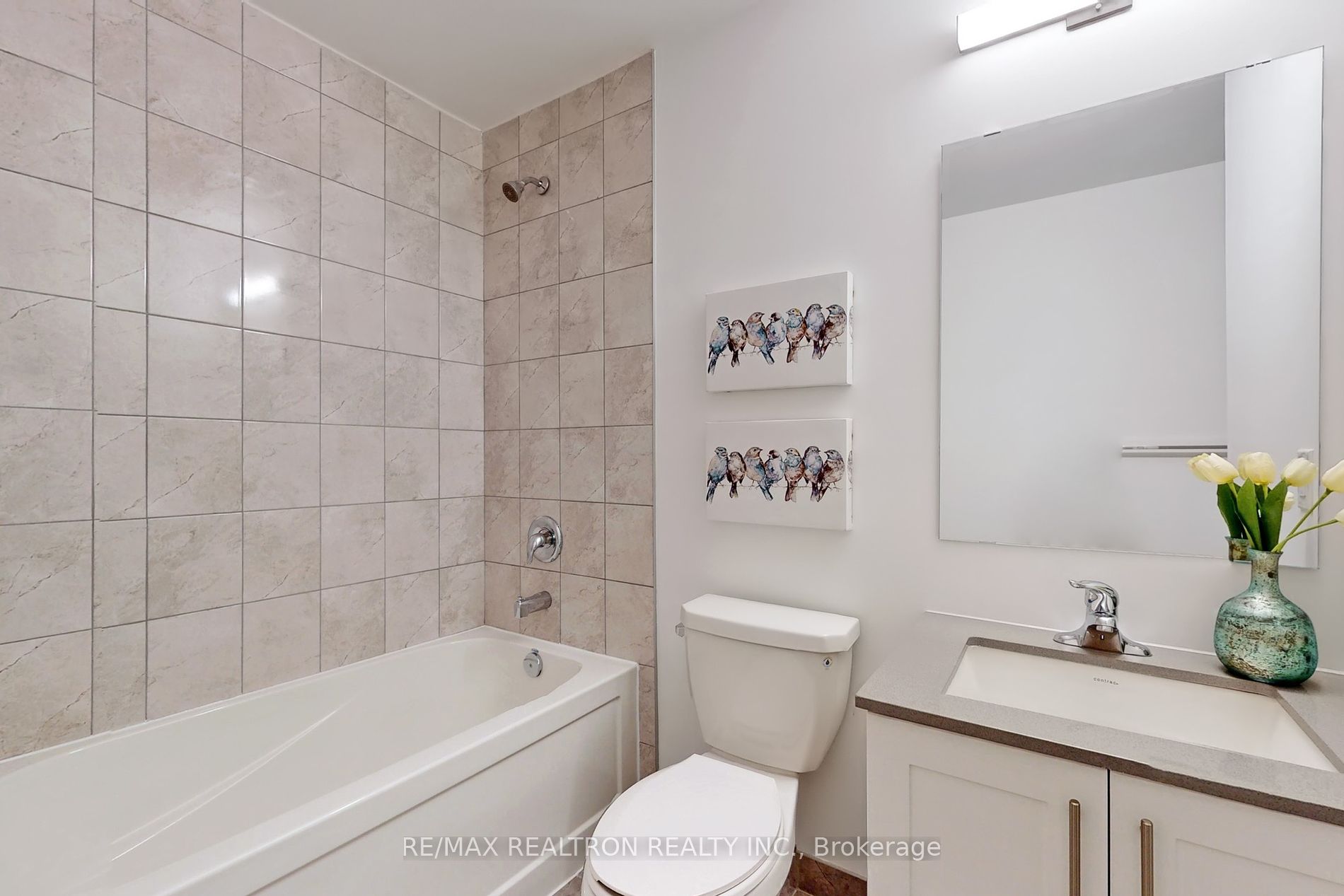 1070 Douglas Mccurdy Cmn 225 Property Photo 26