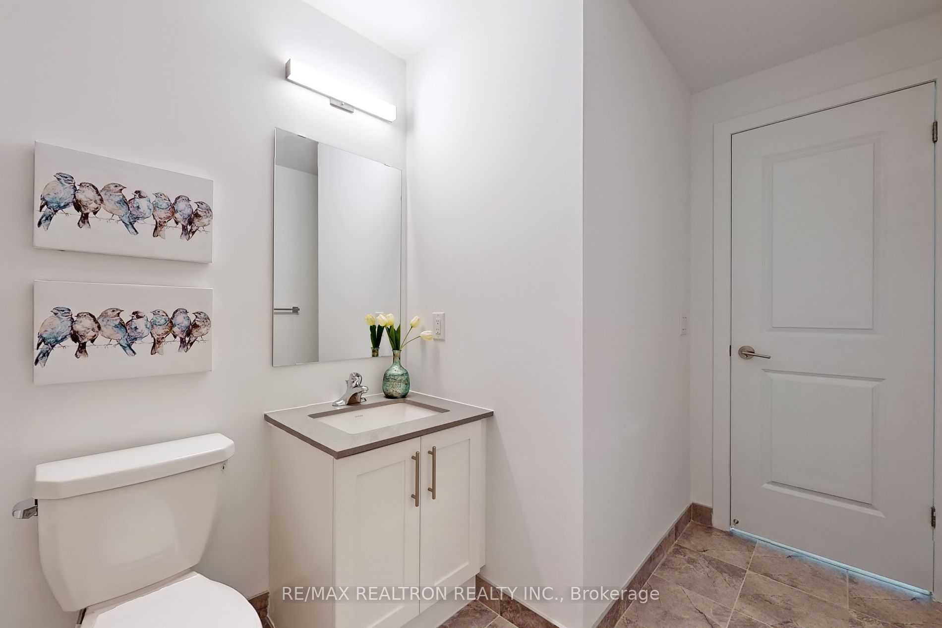 1070 Douglas Mccurdy Cmn 225 Property Photo 27