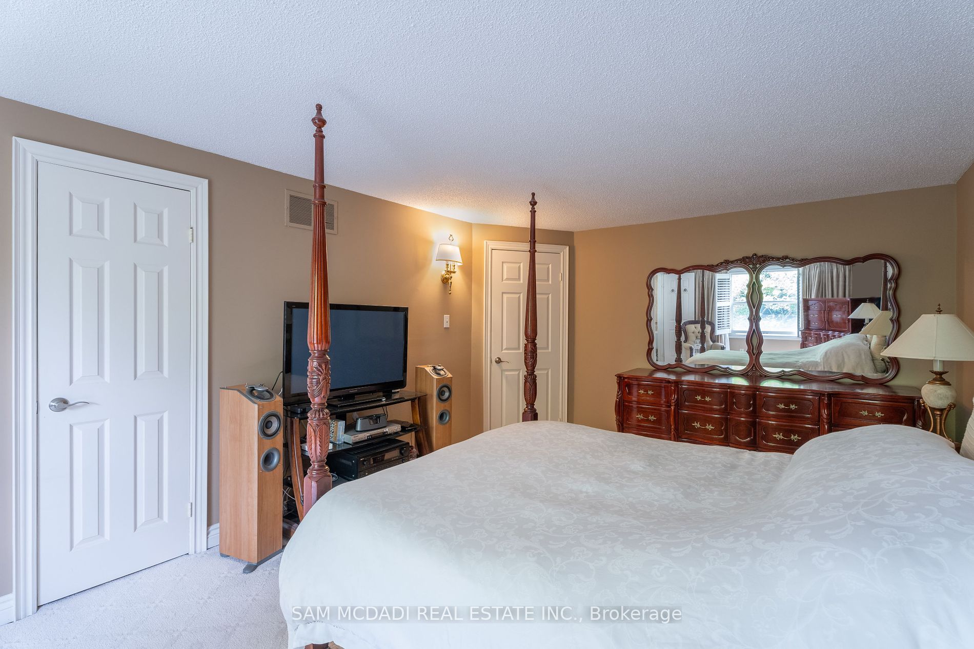 6127 Cheega Crt Property Photo 14