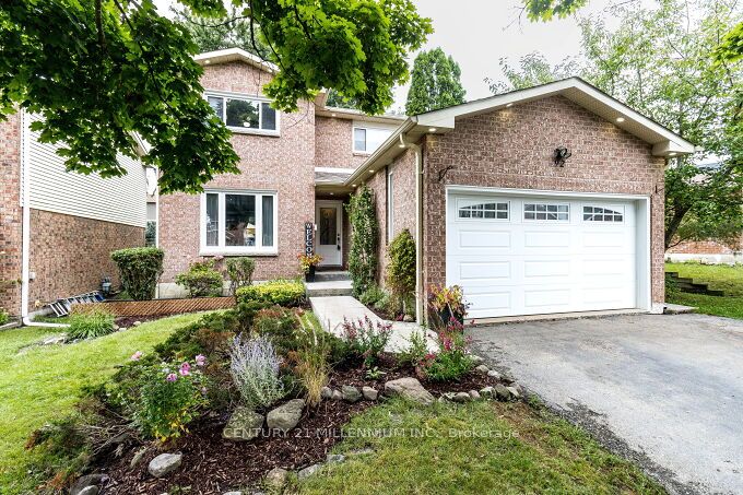 92 Cassander Cres Property Photo 1