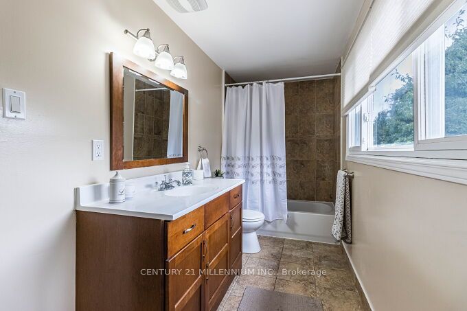 92 Cassander Cres Property Photo 17