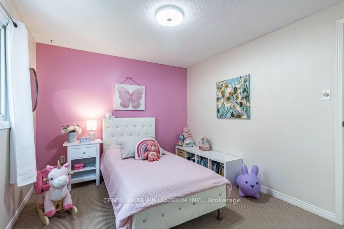 92 Cassander Cres Property Photo 24