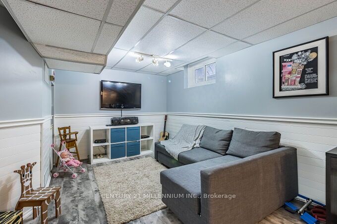 92 Cassander Cres Property Photo 28