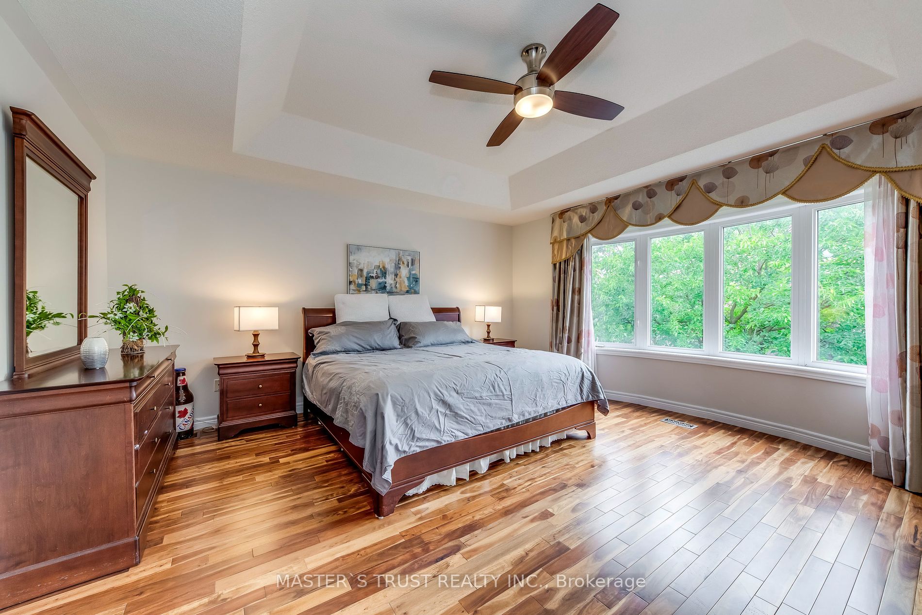 2576 Longridge Cres Property Photo 10