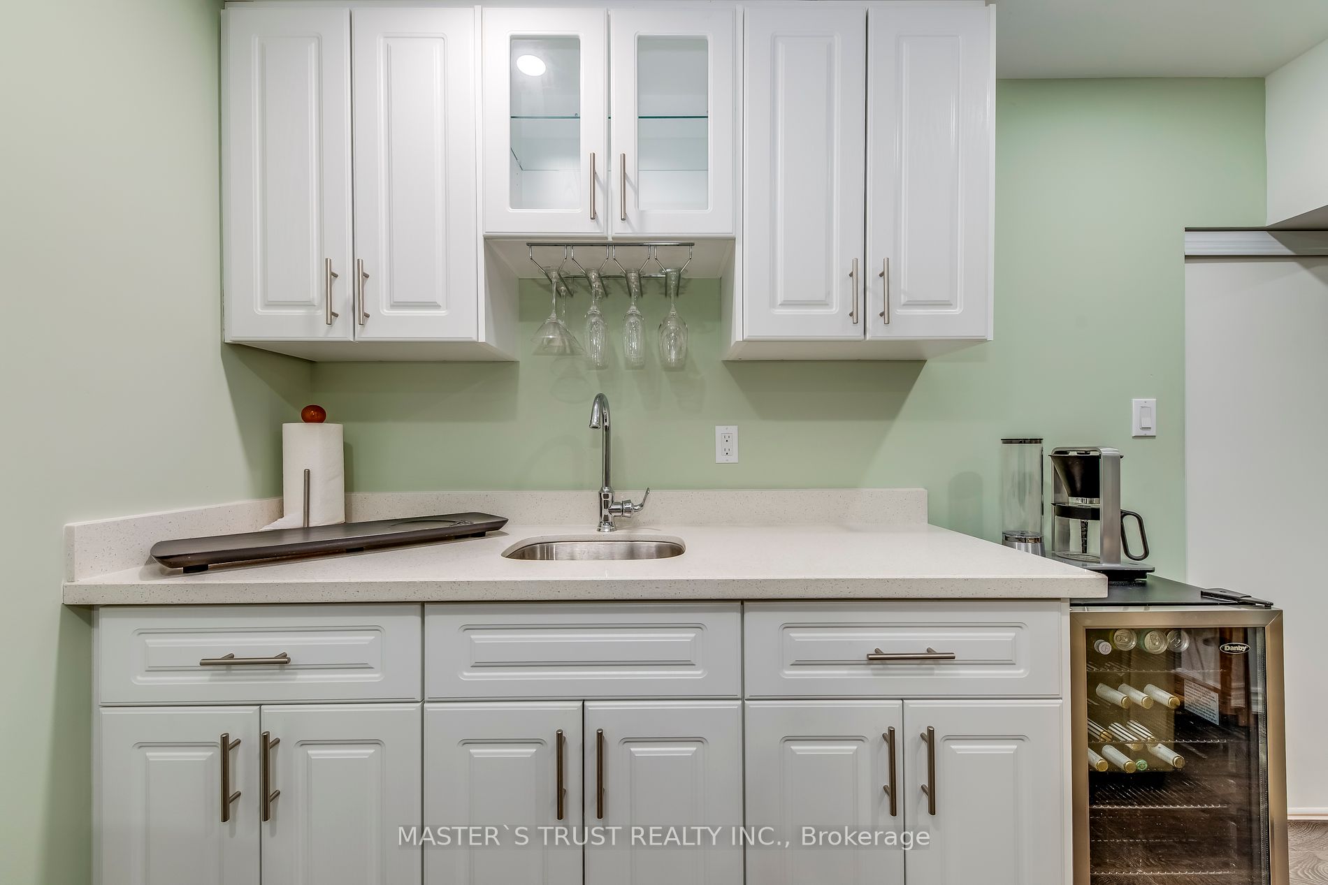 2576 Longridge Cres Property Photo 24