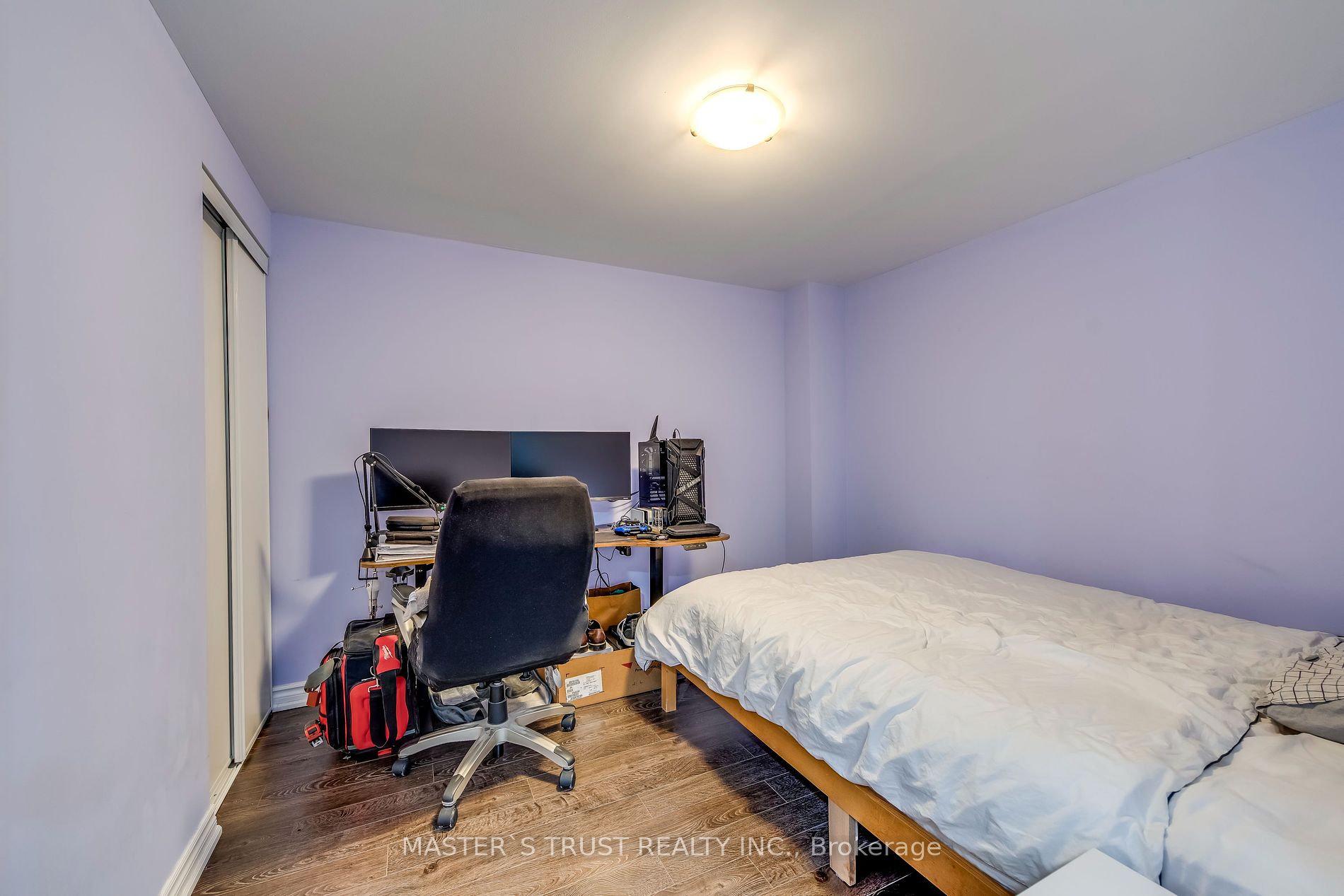 2576 Longridge Cres Property Photo 26