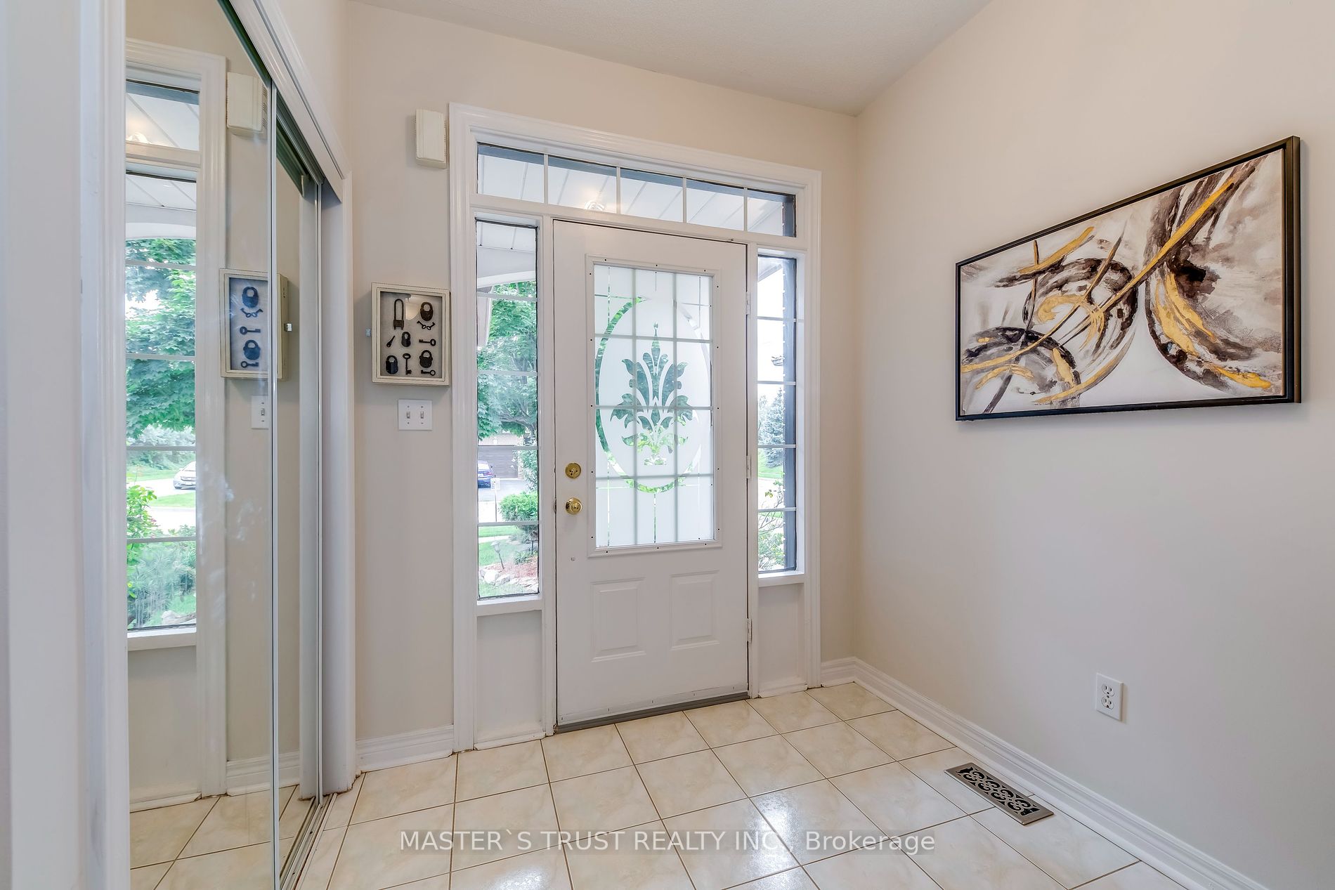 2576 Longridge Cres Property Photo 34