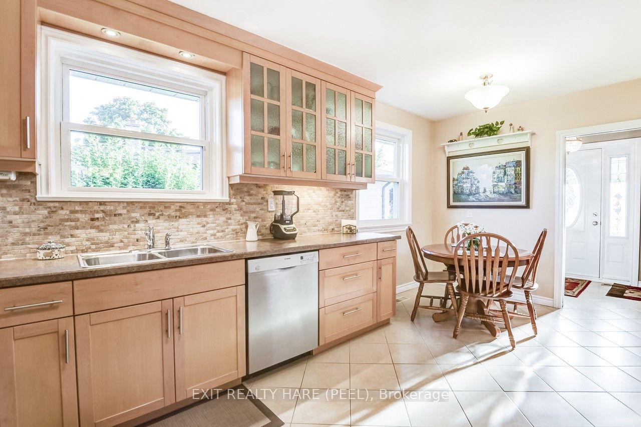 10 Chestnut Ave Property Photo 6