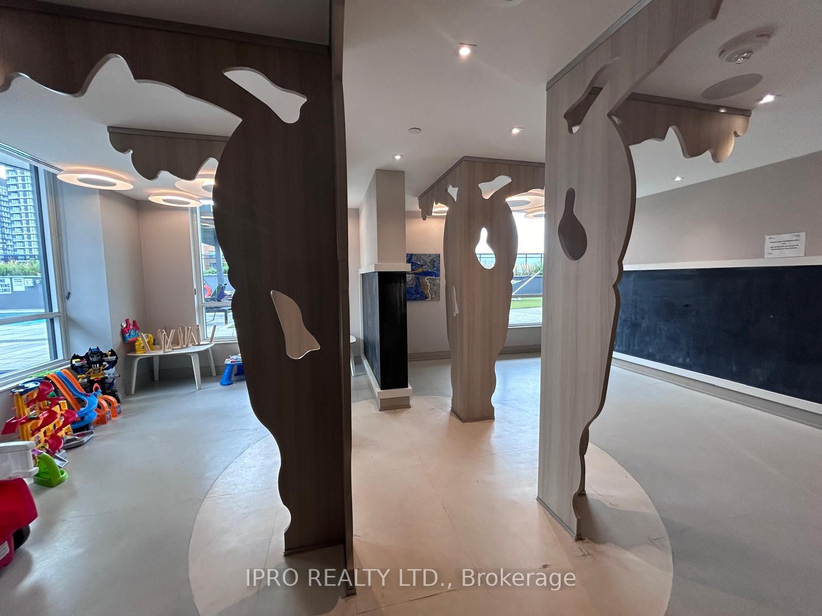 8 Nahani Way 12 Property Photo 11