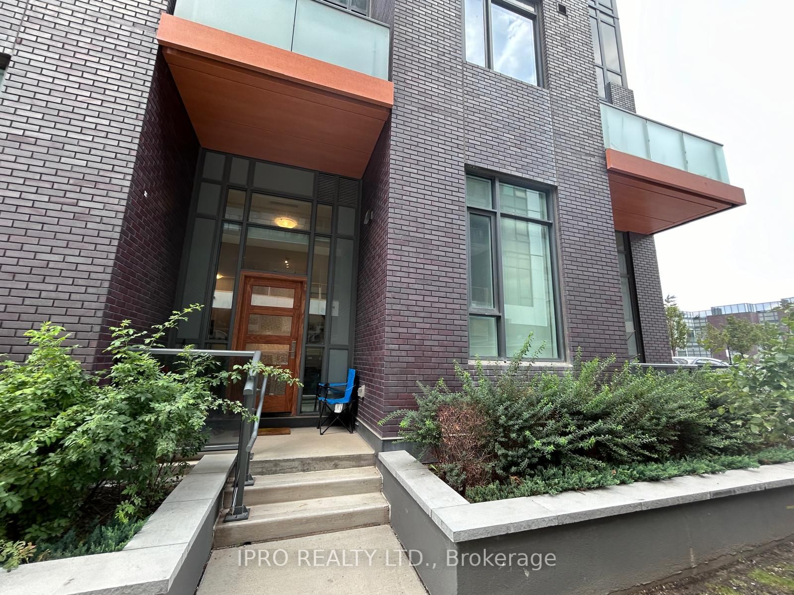 8 Nahani Way 12 Property Photo 12
