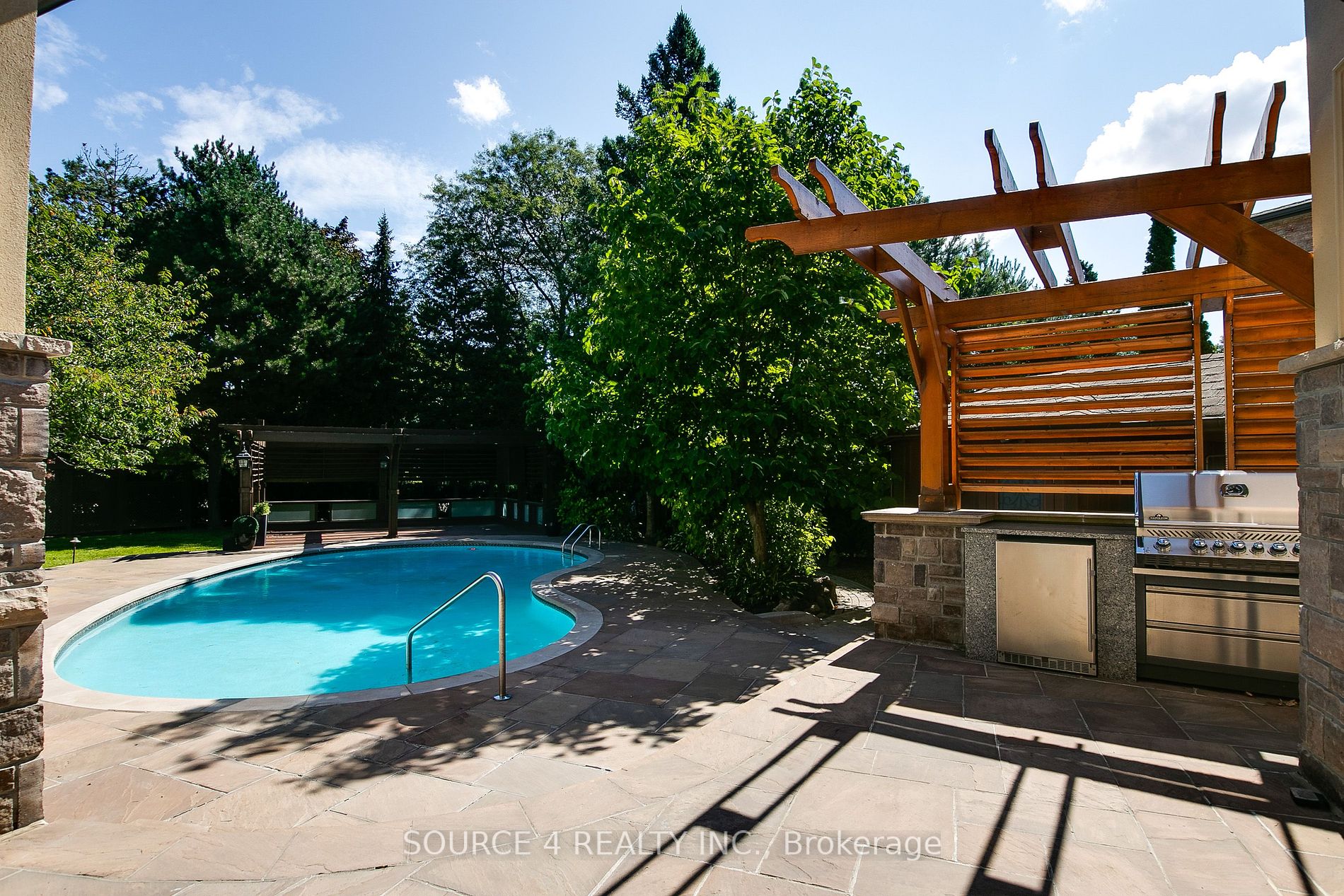 1 Westmount Park Rd Property Photo 24