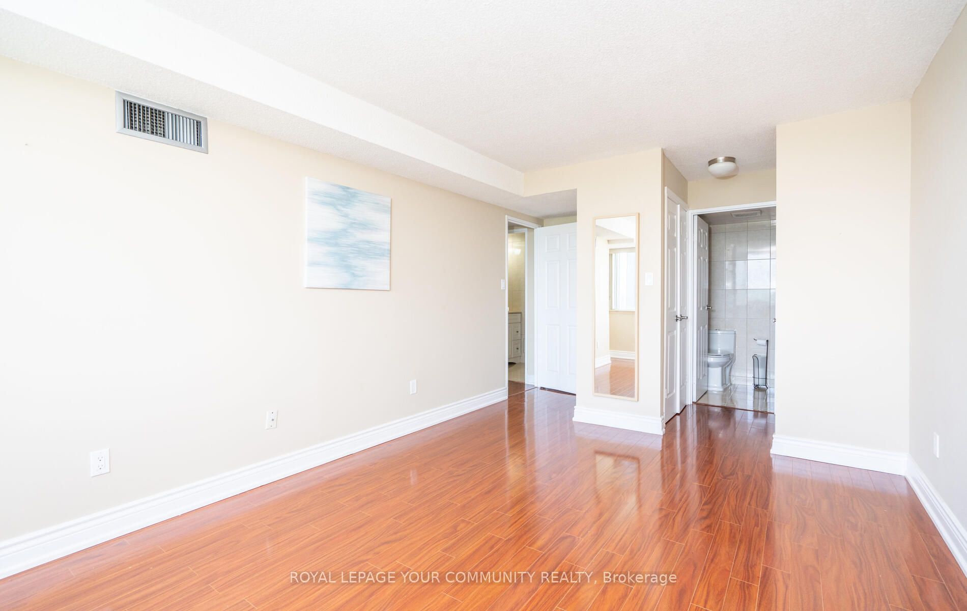 10 Markbrook Lane 1009 Property Photo 11