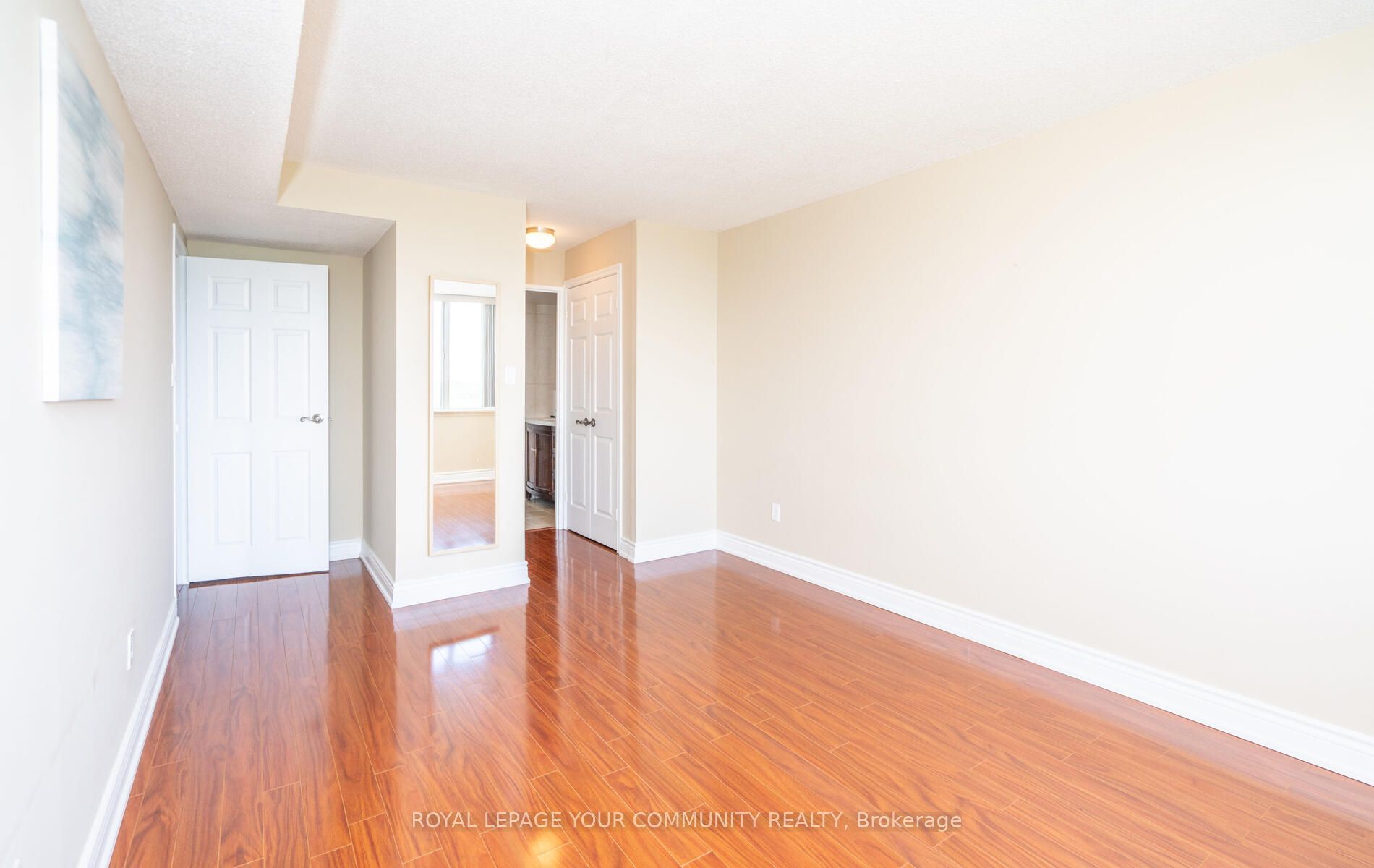 10 Markbrook Lane 1009 Property Photo 13