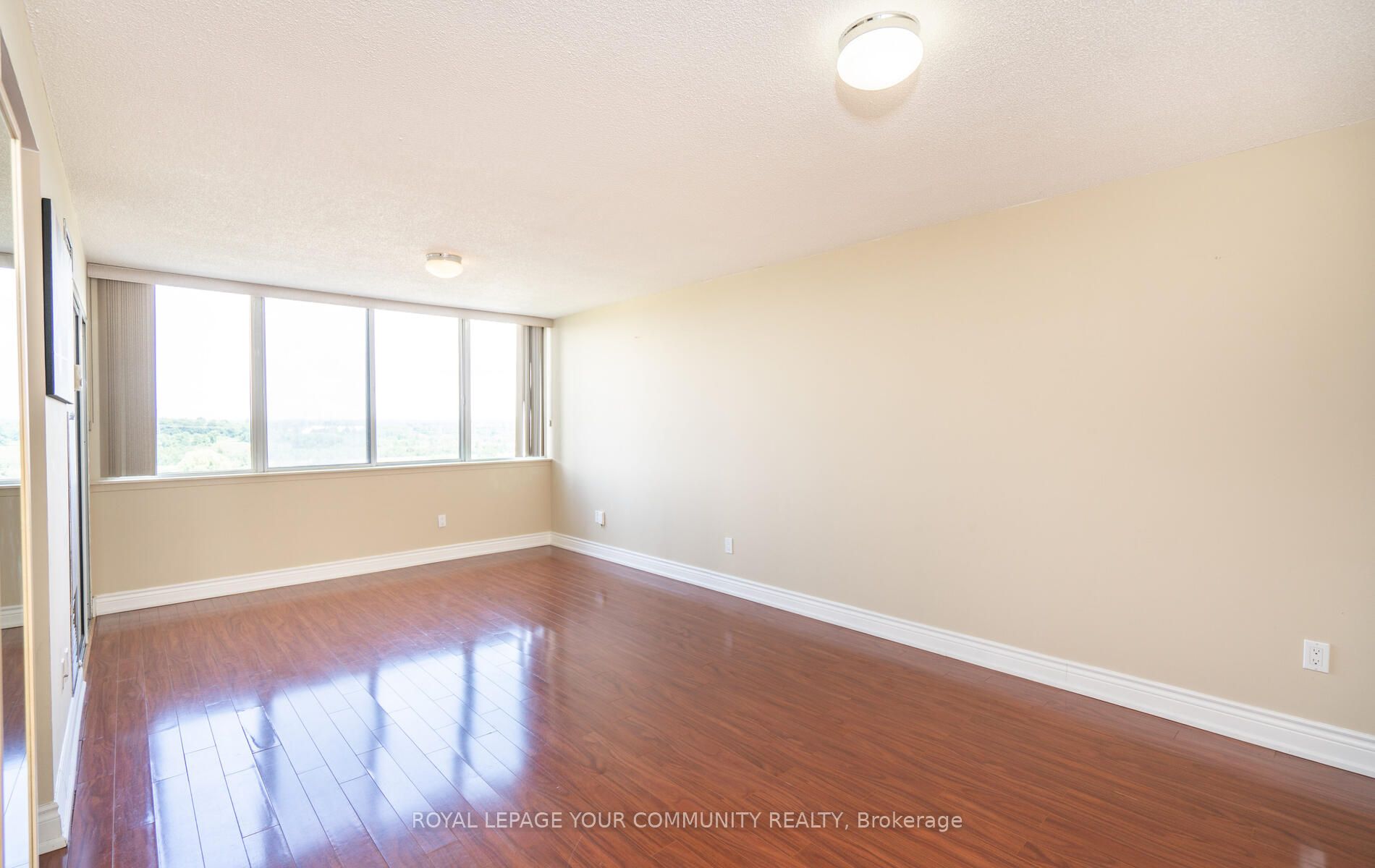 10 Markbrook Lane 1009 Property Photo 19