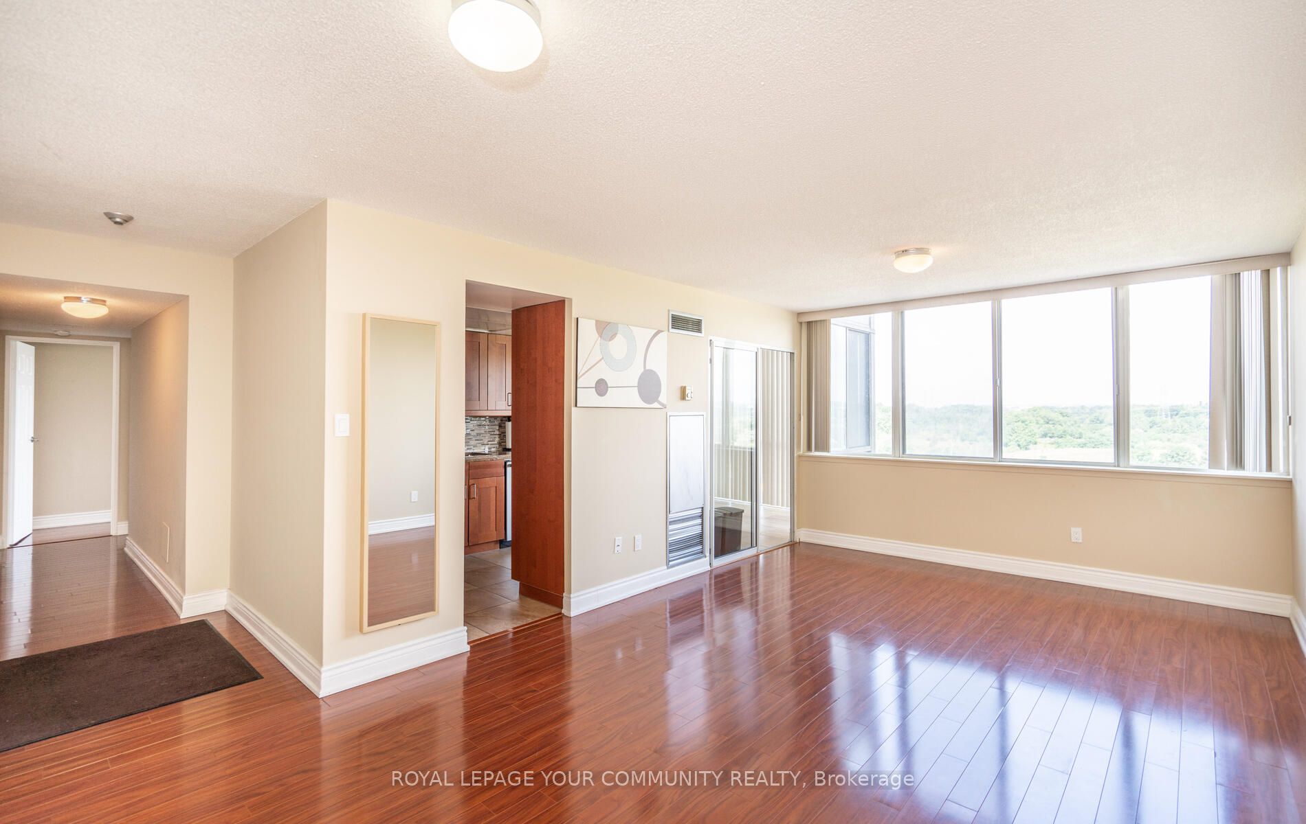 10 Markbrook Lane 1009 Property Photo 21