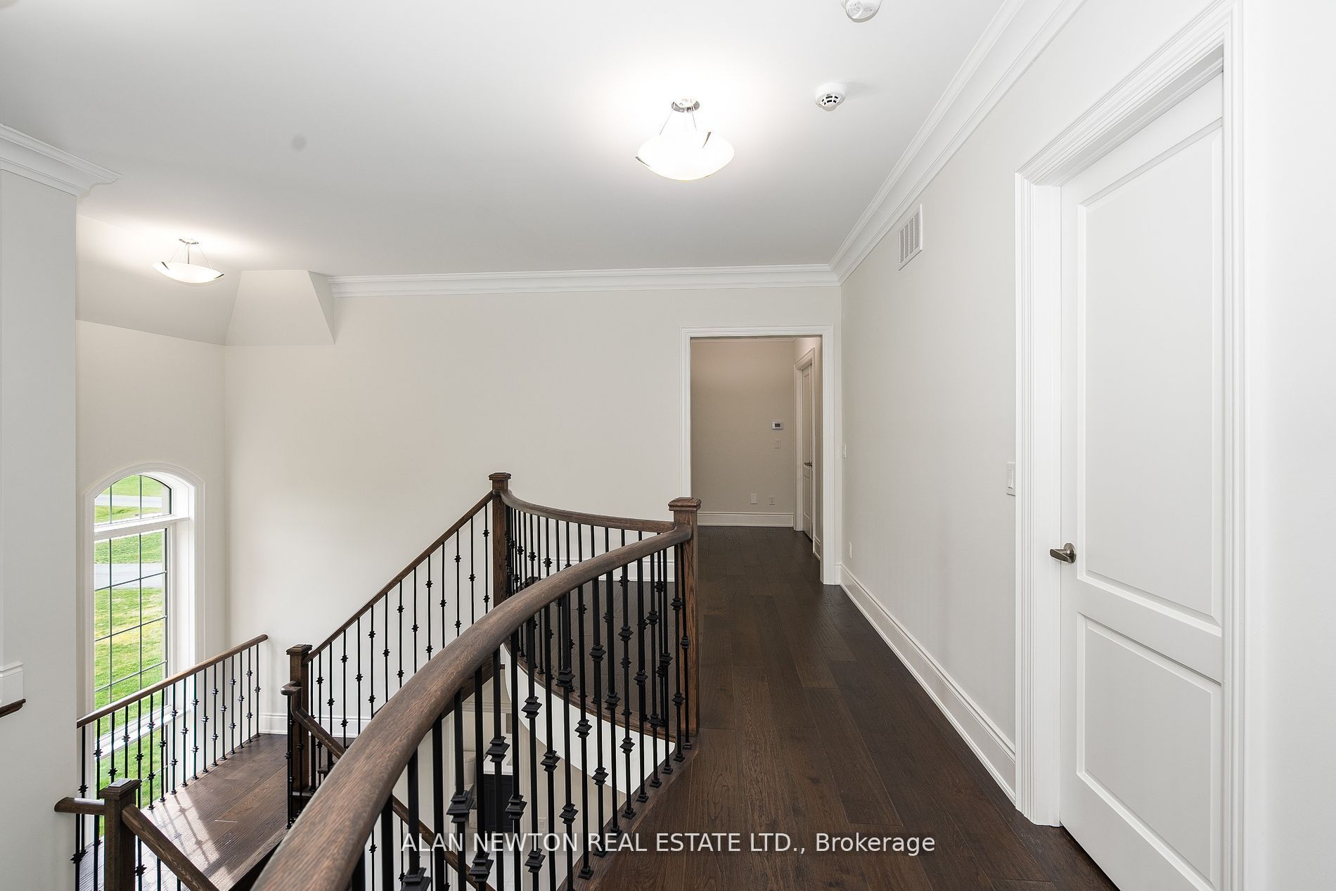 276 Amos Dr Property Photo 25