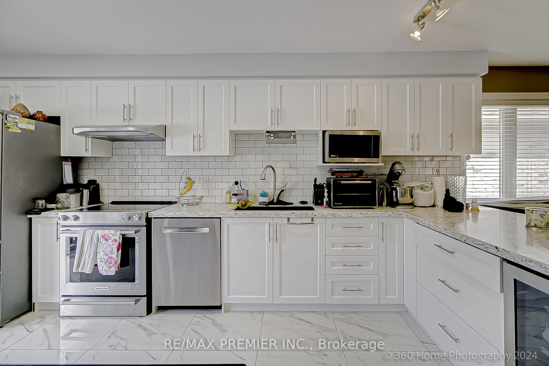 50 Sunny Glen Cres Property Photo 2